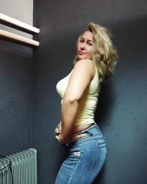 naughtylili uit Antwerpen,Belgie